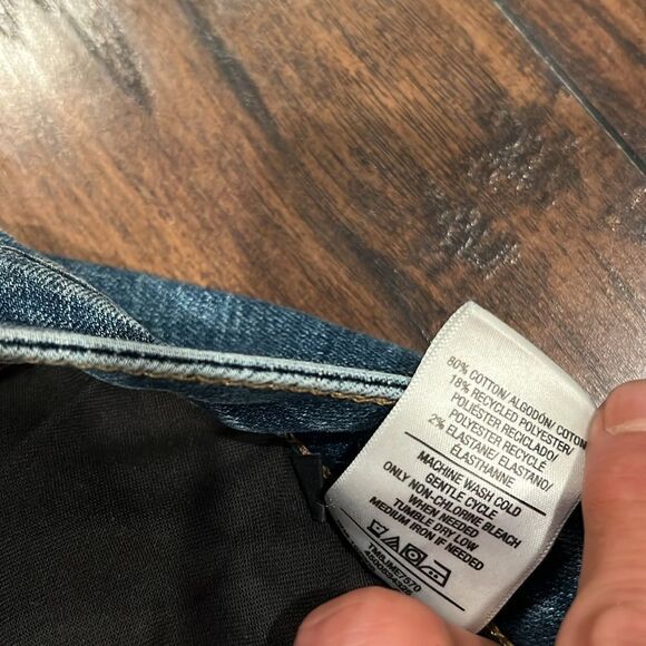 Hudson Heidi high rise flare jeans size 28 in EUC distressed - Picture 10 of 10